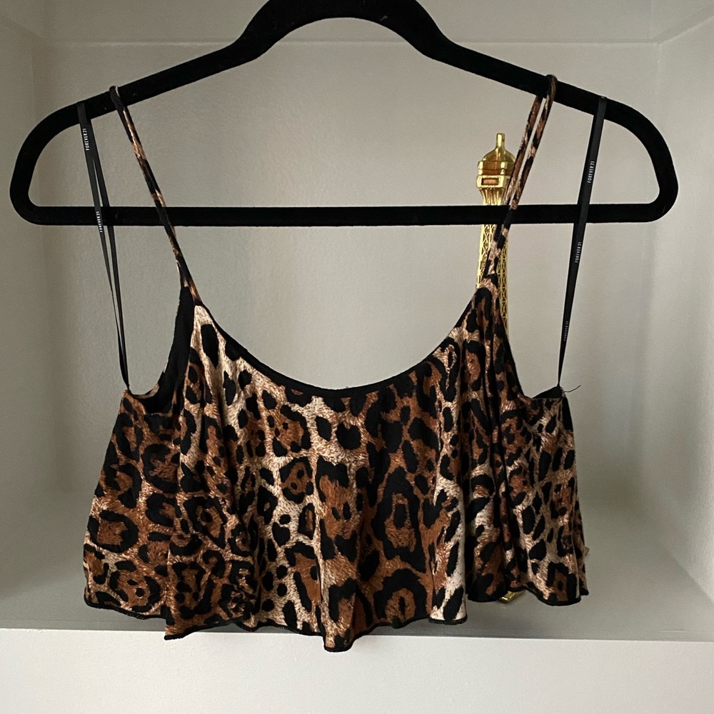 FOREVER 21 Leopard Print Flowy Crop Top